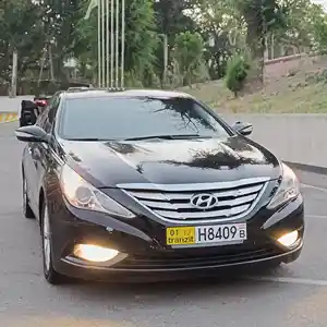 Hyundai Sonata, 2010