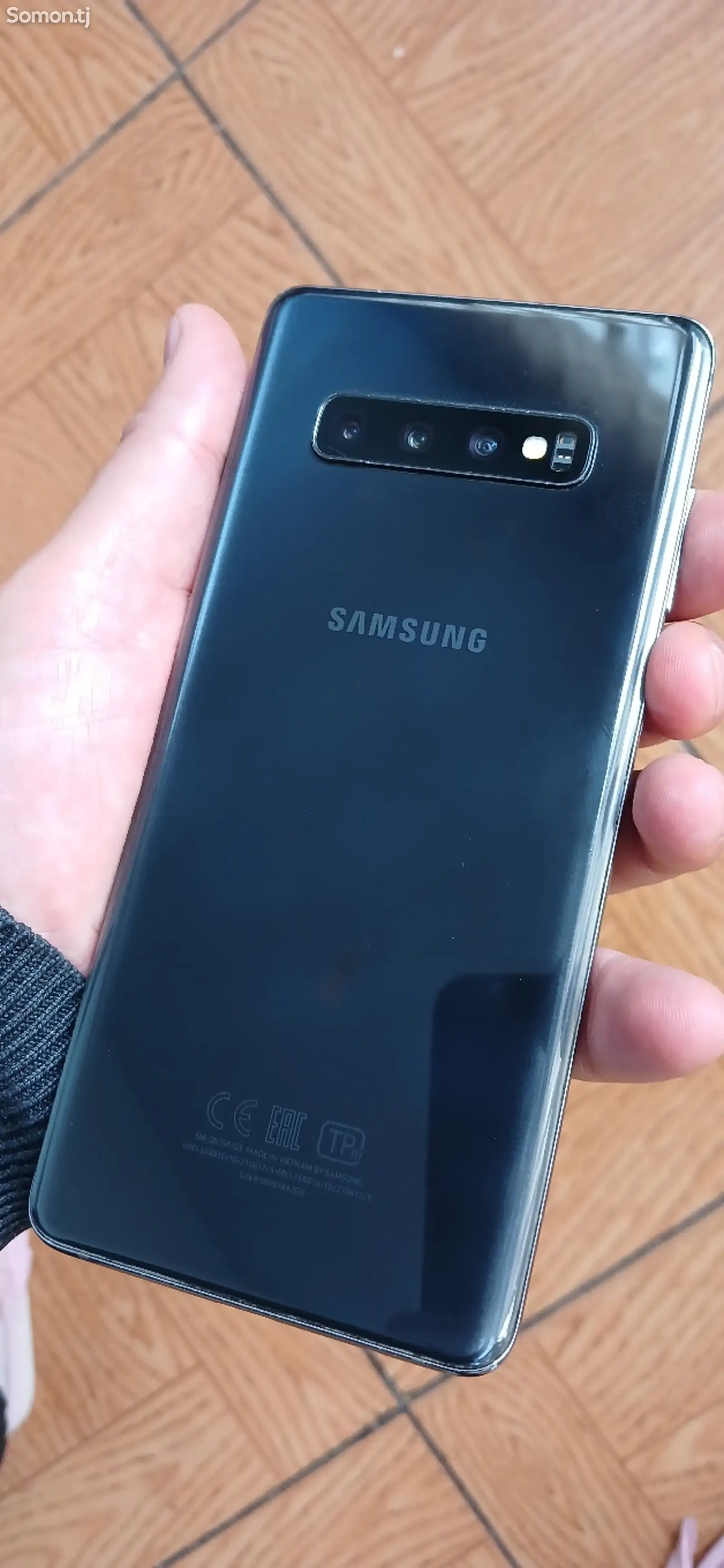 Samsung Galaxy S10+-1