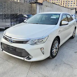 Toyota Camry, 2016