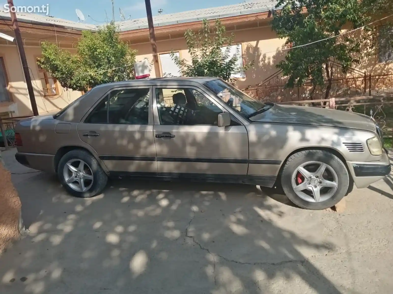 Mercedes-Benz W124, 1986-9