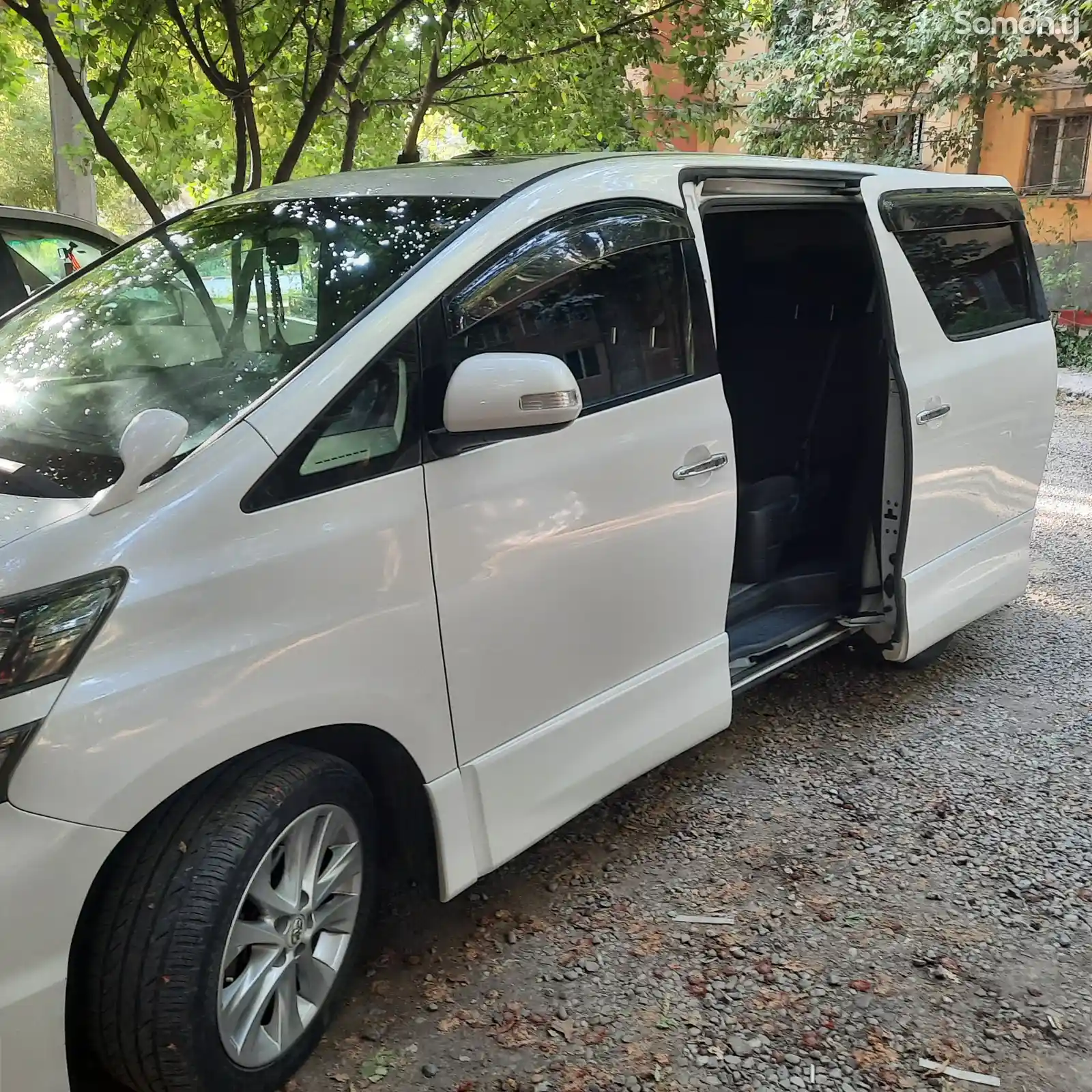 Toyota Vellfire, 2014-6