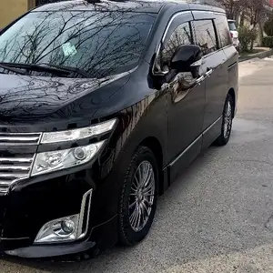 Toyota Vellfire, 2015