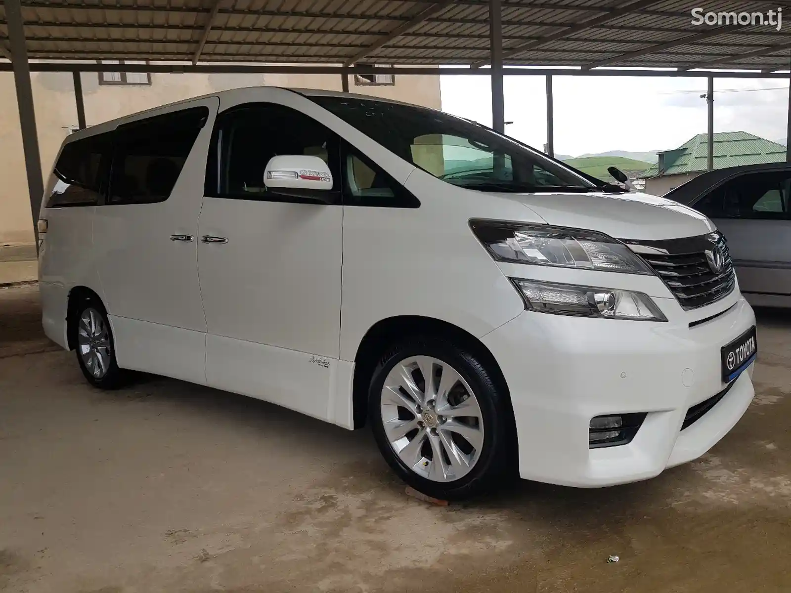 Toyota Vellfire, 2014-4