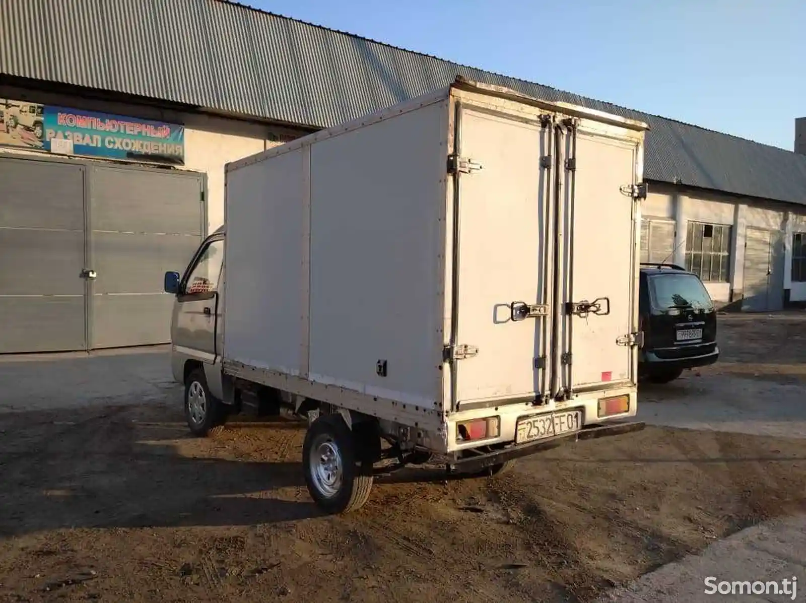 Услуги перевозки грузов на грузовом авто Танген-2