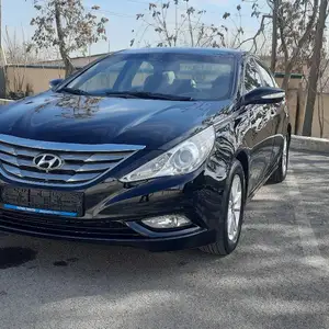 Hyundai Sonata, 2010