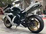 Мотоцикл Yamaha r1-8