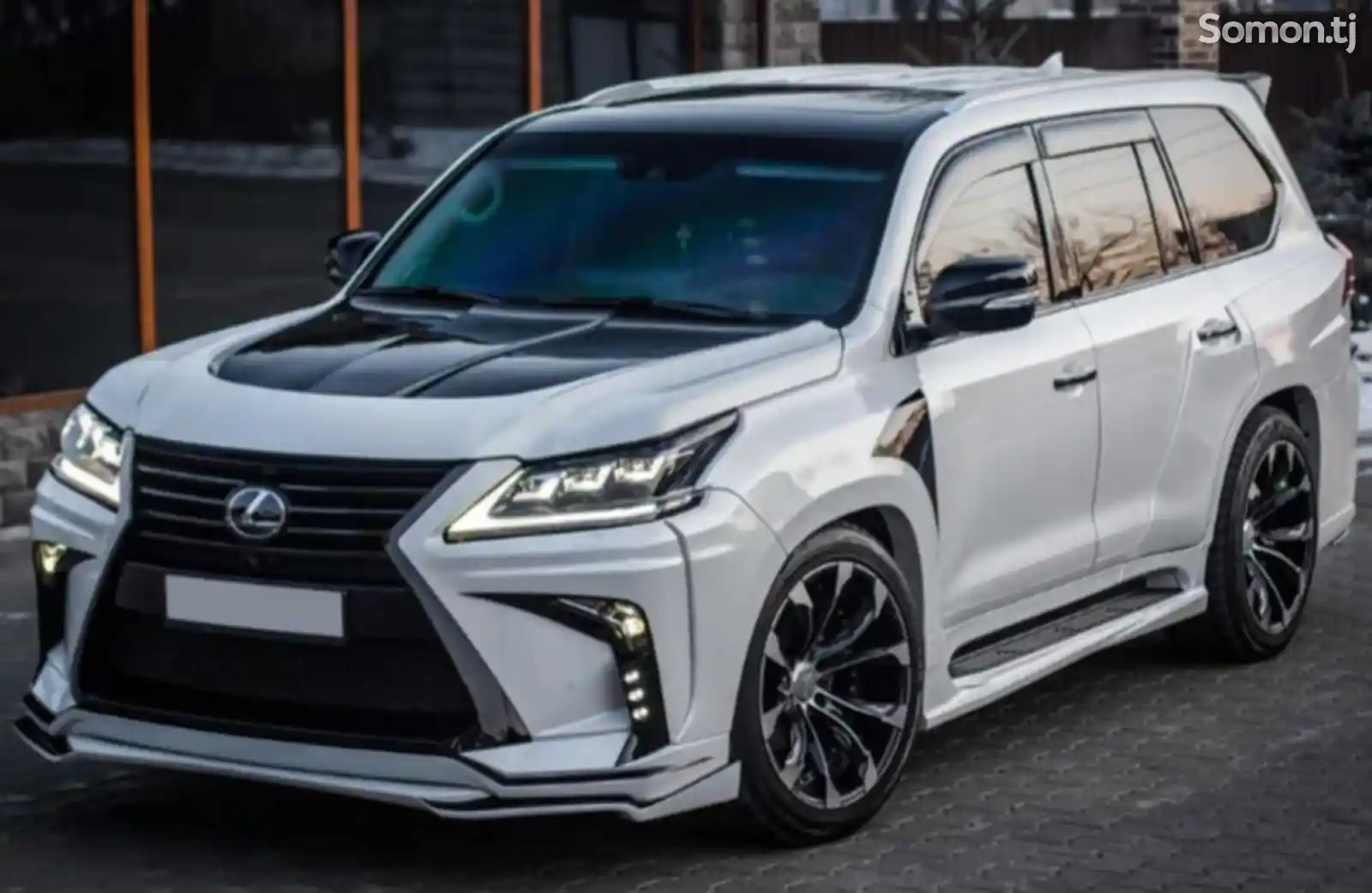 Лобовое стекло Lexus LX570 2017