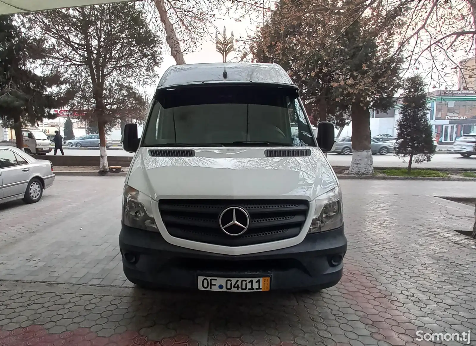 Mercedes-Benz Sprinter-1