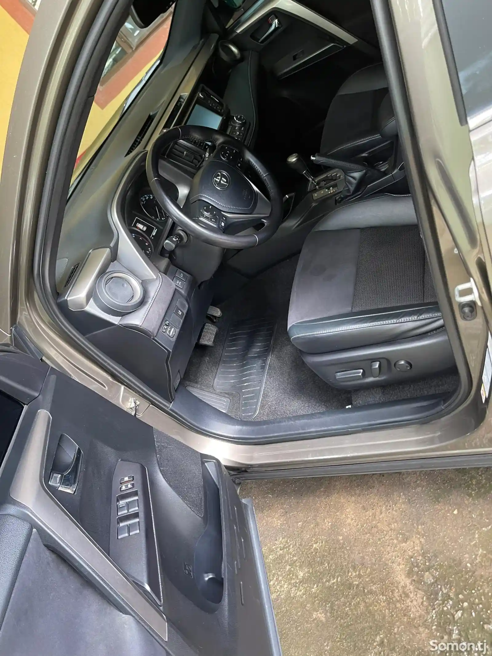 Toyota RAV 4, 2018-7