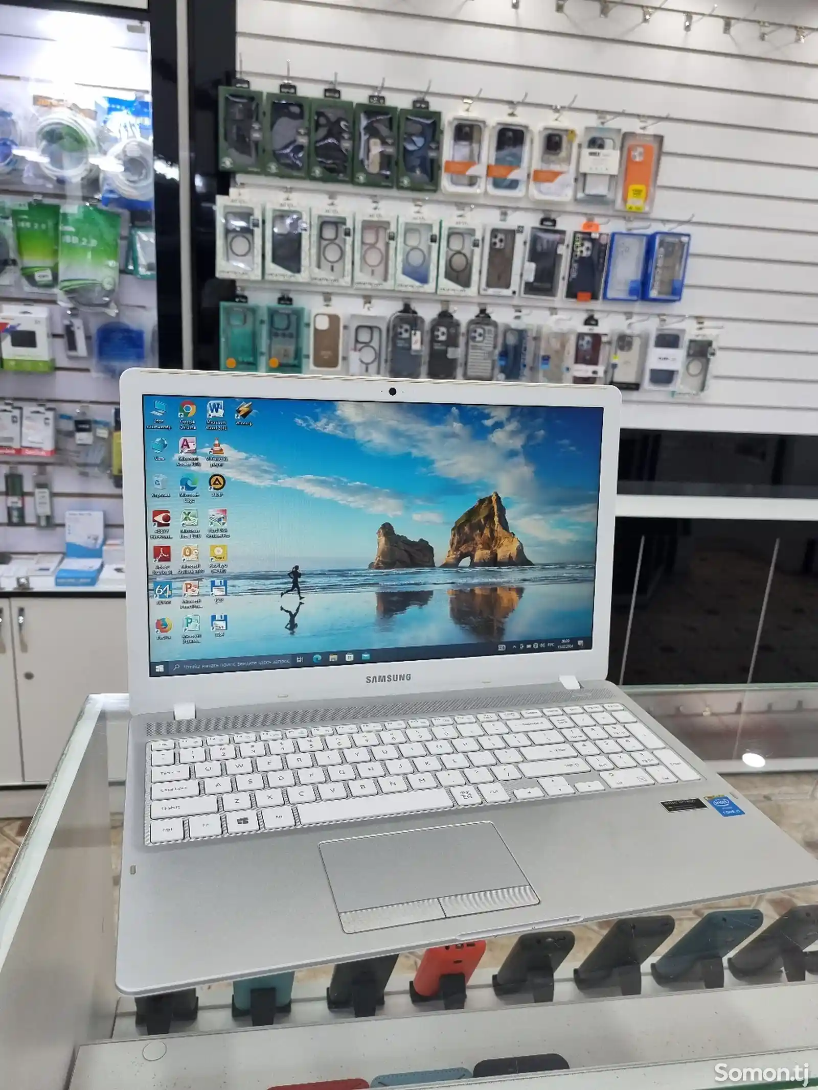 Ноутбук Samsung Core i5 Silver-1