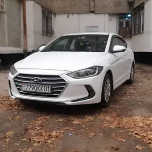 Hyundai Elantra, 2019