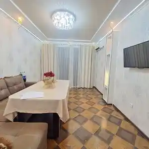 2-комн. квартира, 1 этаж, 50 м², 32 мкр