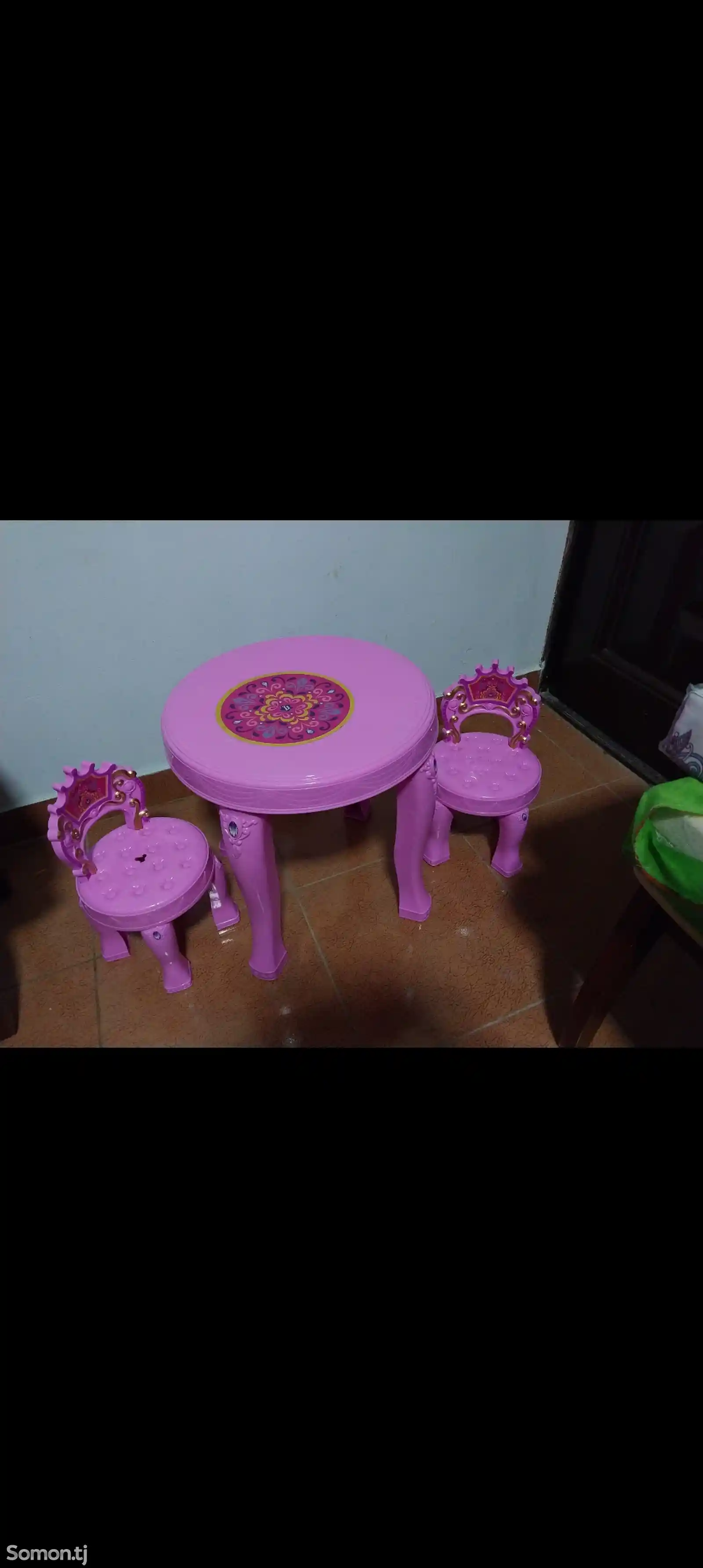 Детский столик со стулом