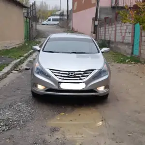 Hyundai Sonata, 2011