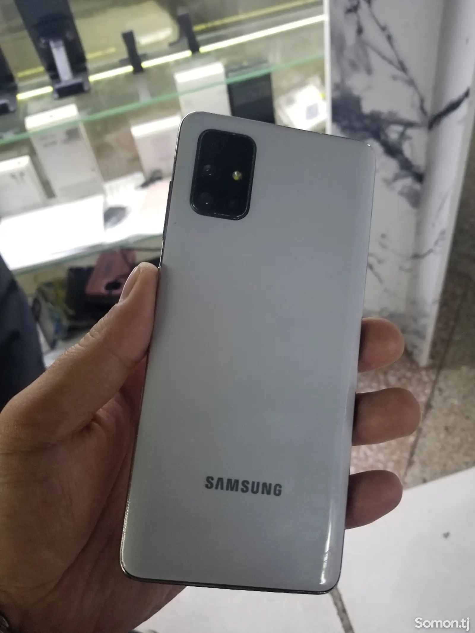 Samsung Galaxy A71-1