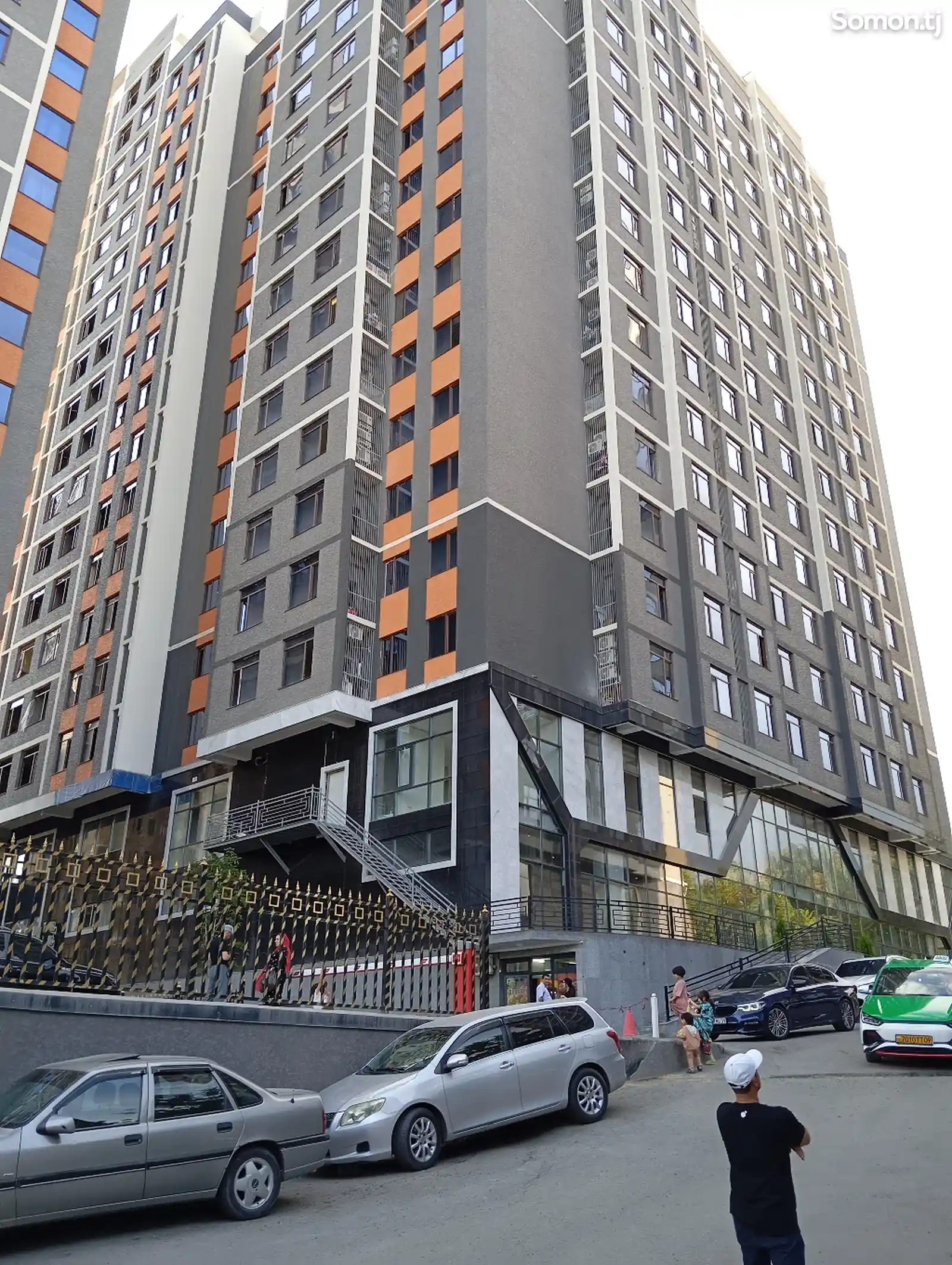 3-комн. квартира, 4 этаж, 146 м², И. Сомони, Спартак-5