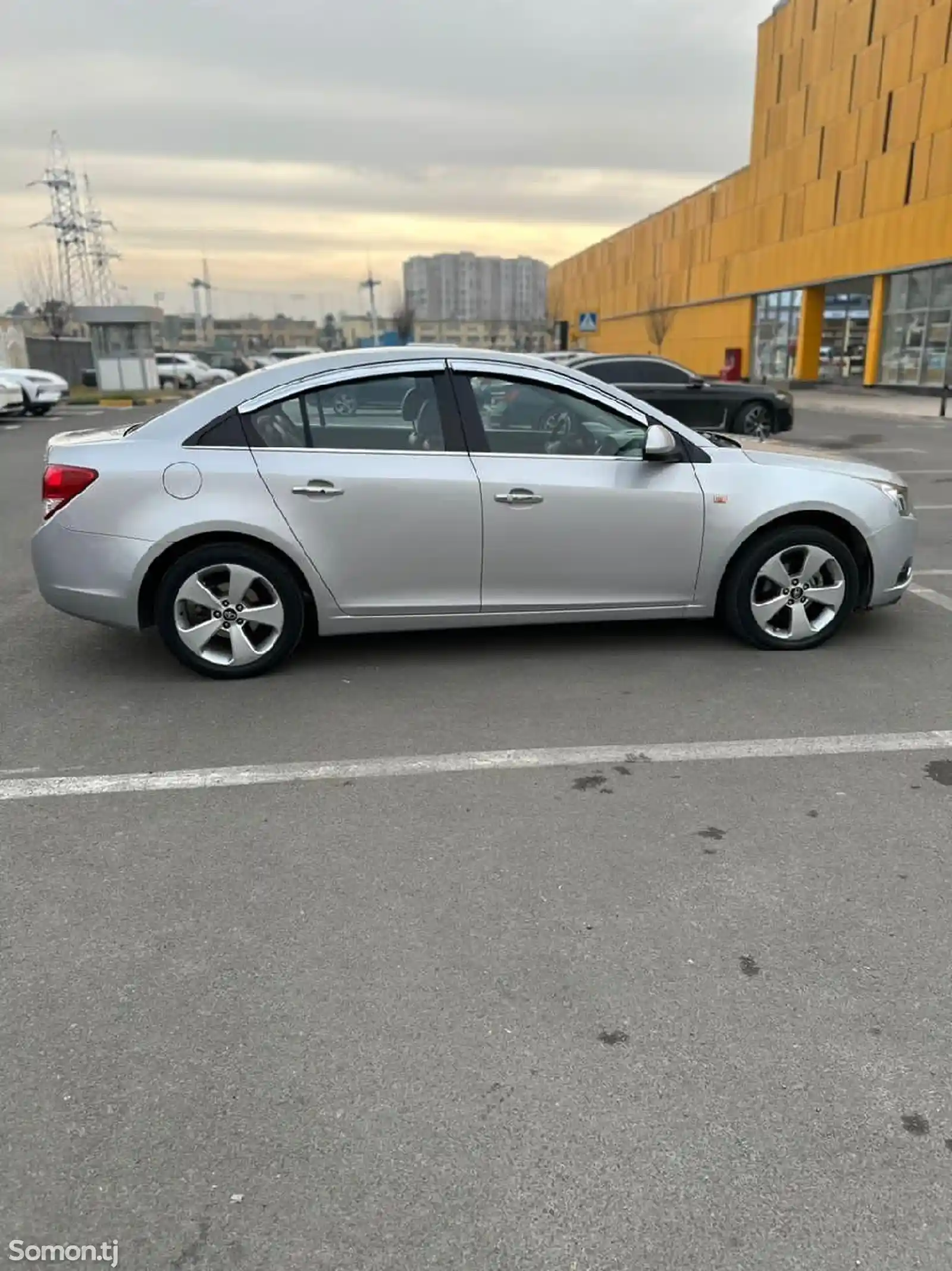 Chevrolet Cruze, 2010-3