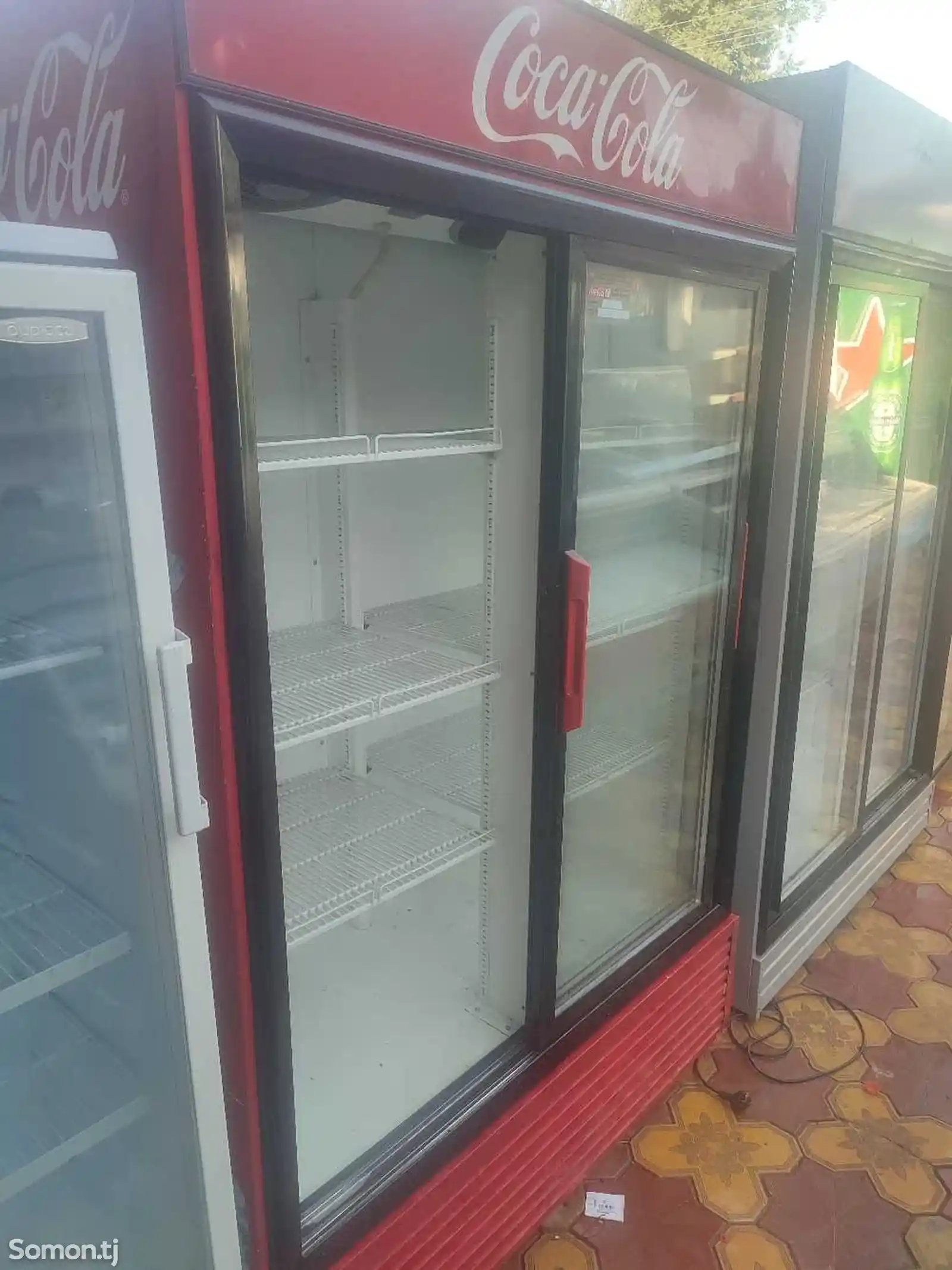 Холодильный шкаф Coca-Cola-2