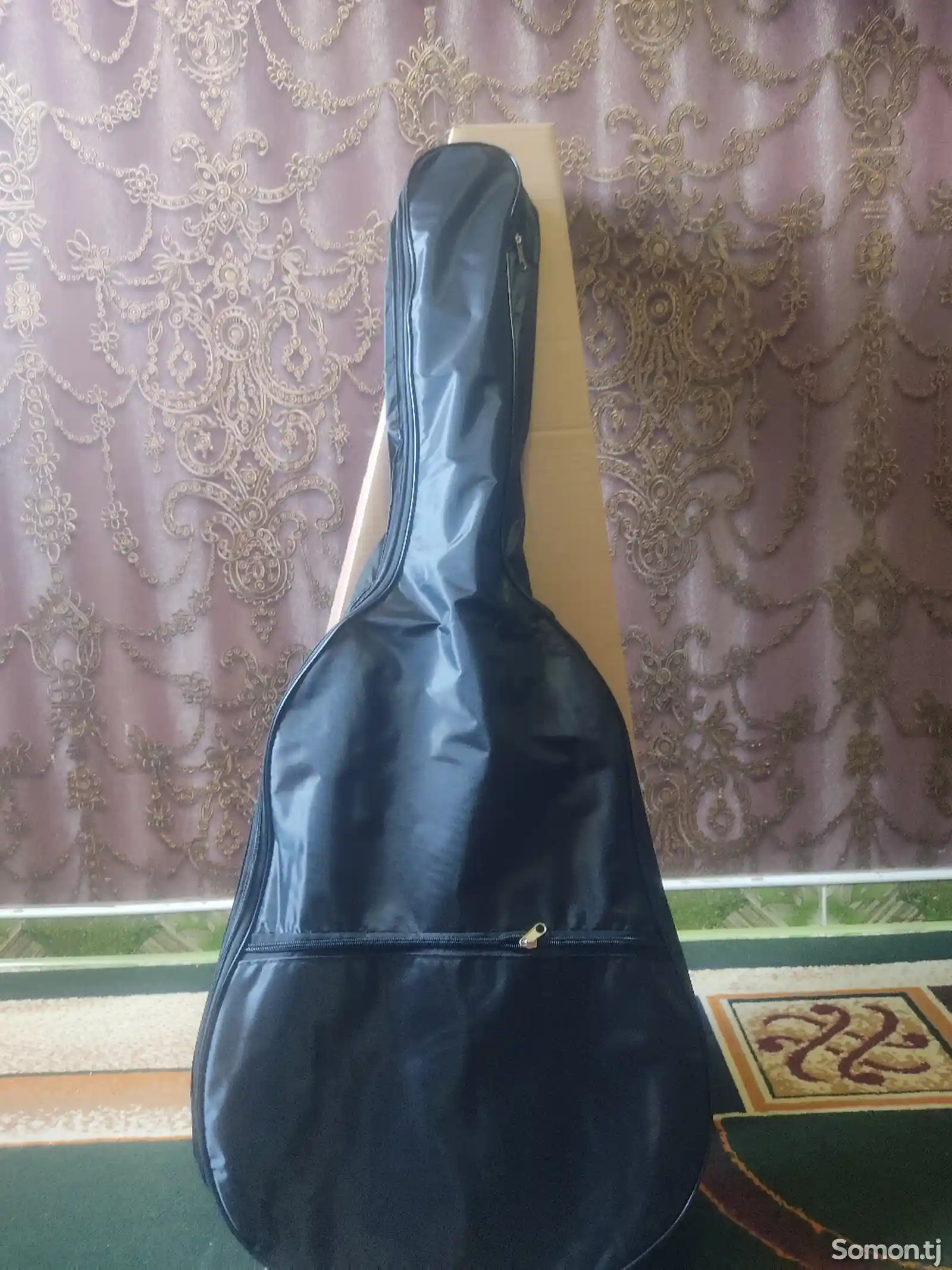 Испанская гитара с чехлом-5