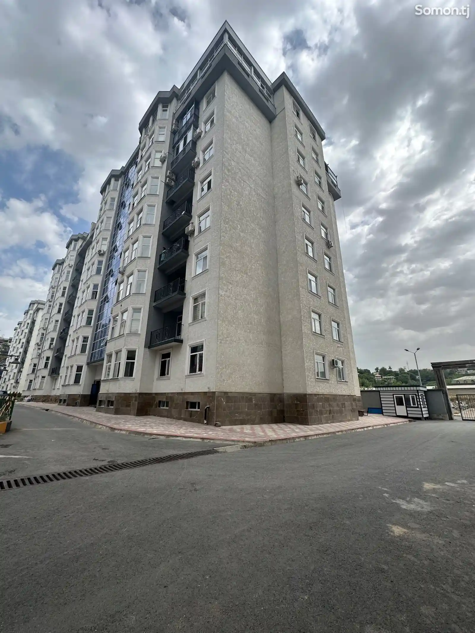 3-комн. квартира, 1 этаж, 107 м², Сино-13