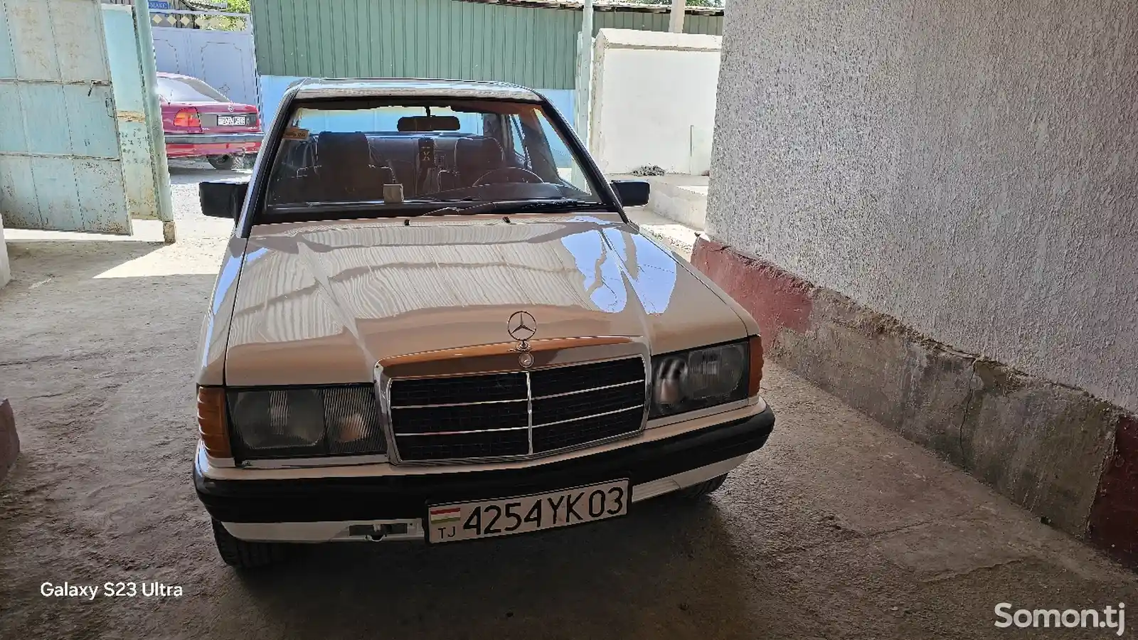 Mercedes-Benz W124, 1988-9