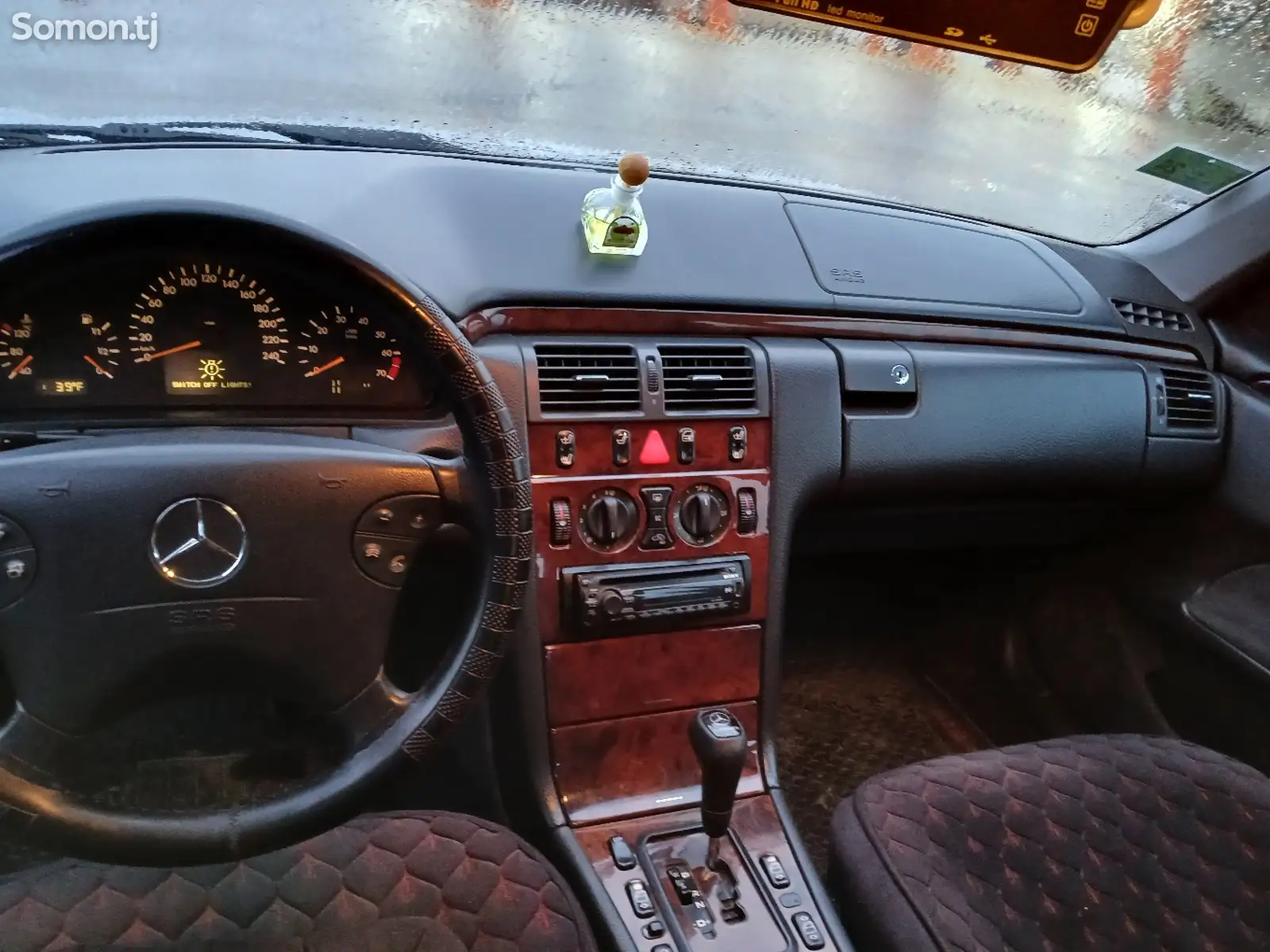 Mercedes-Benz E class, 2000-1