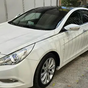 Hyundai Sonata, 2011