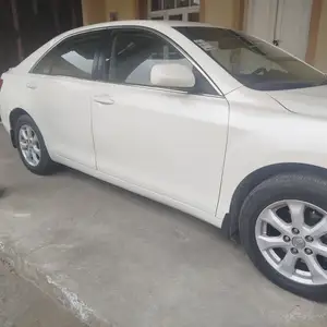 Toyota Camry, 2011