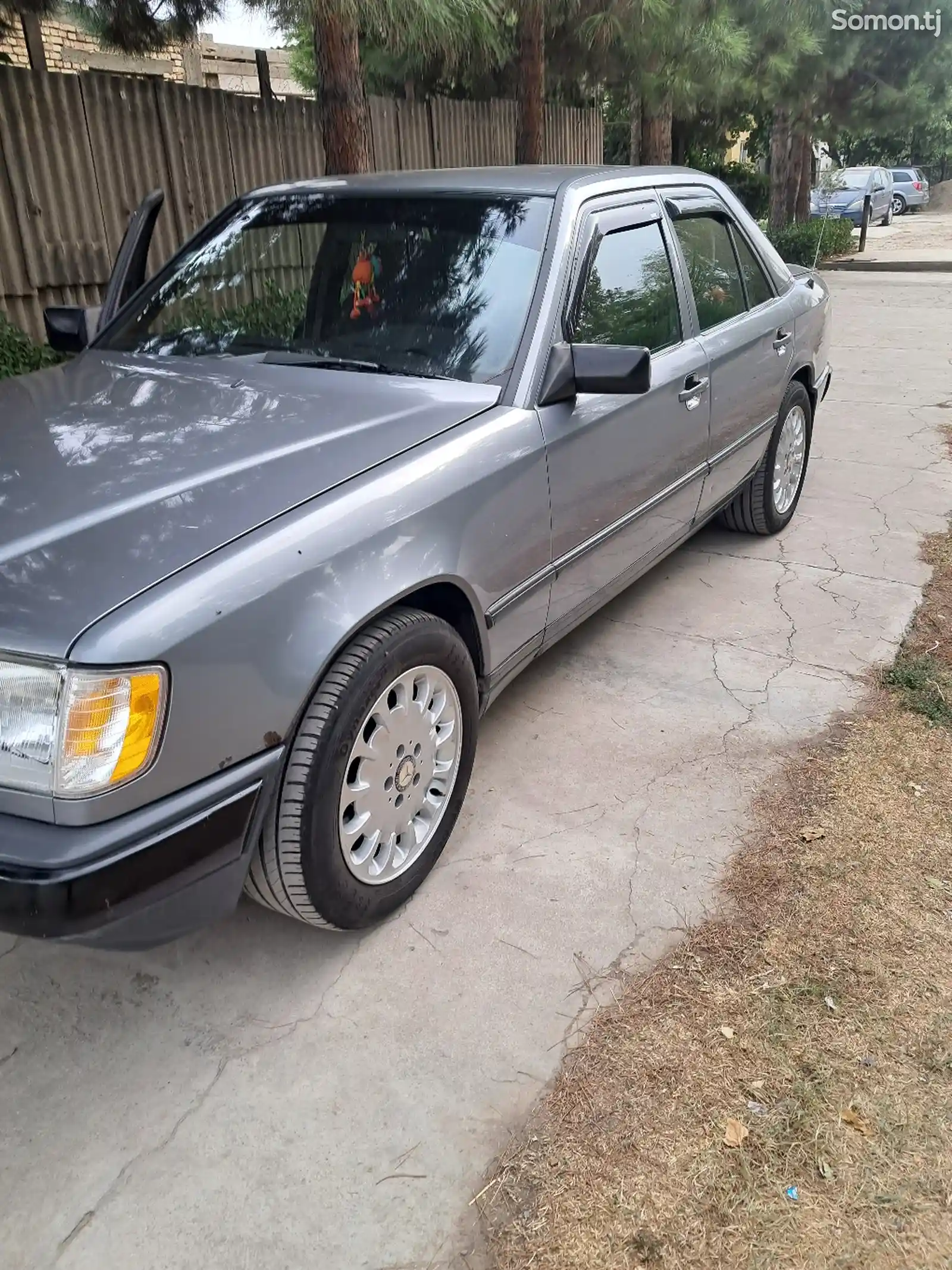 Mercedes-Benz W124, 1989-2