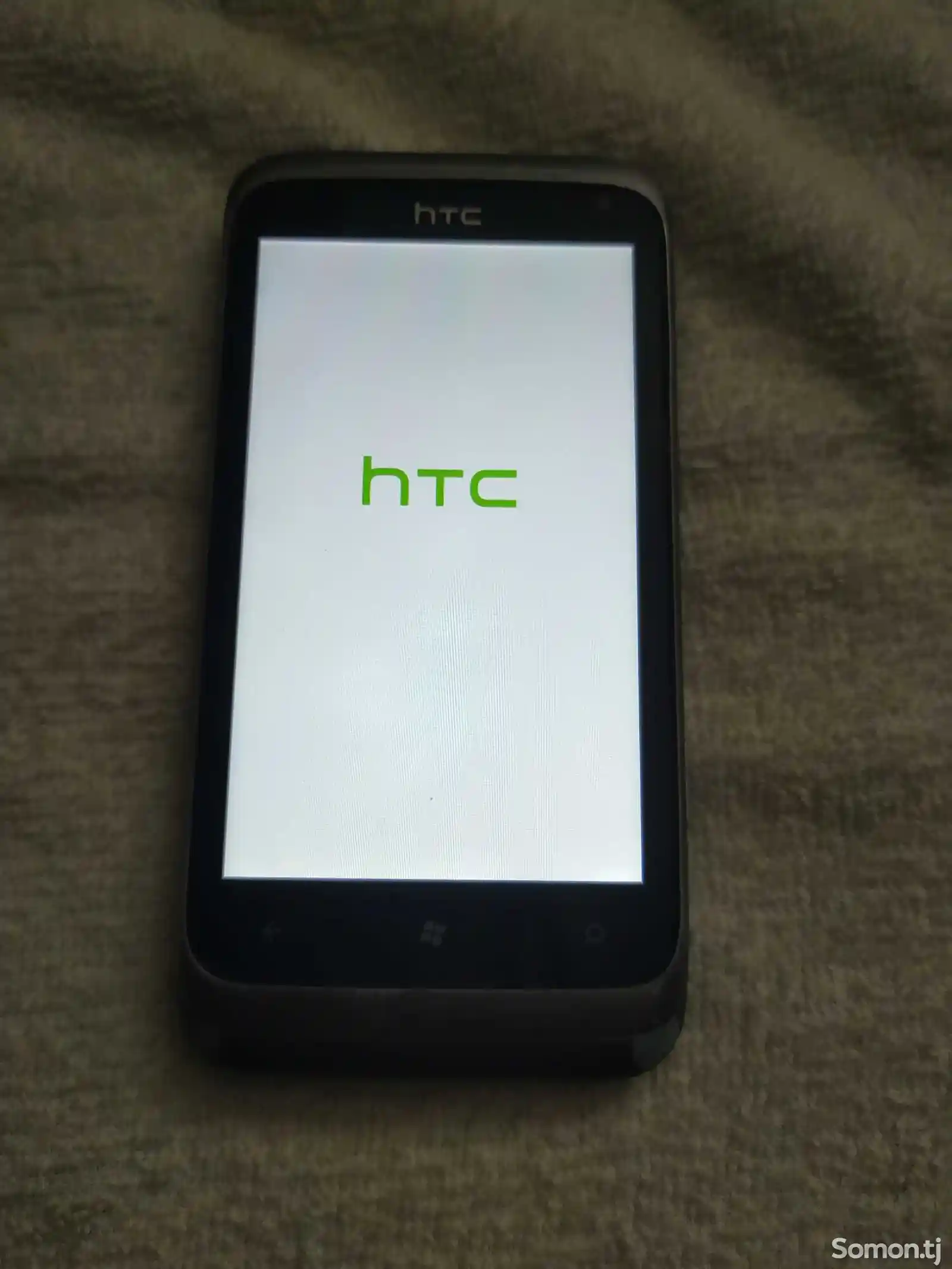 Телефон HTC-3