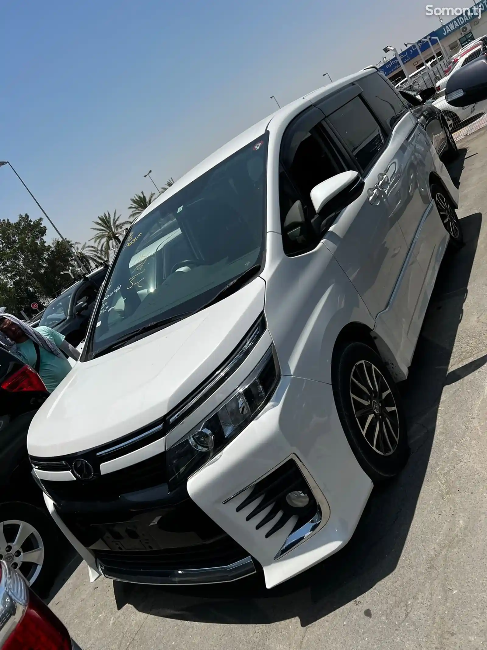 Toyota Voxy, 2014-11