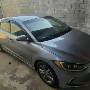 Hyundai Elantra, 2017