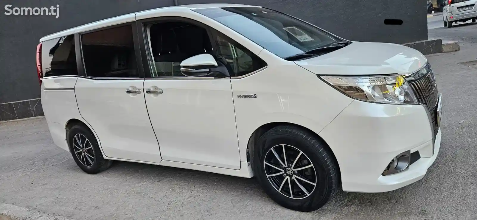 Toyota Voxy, 2014-9