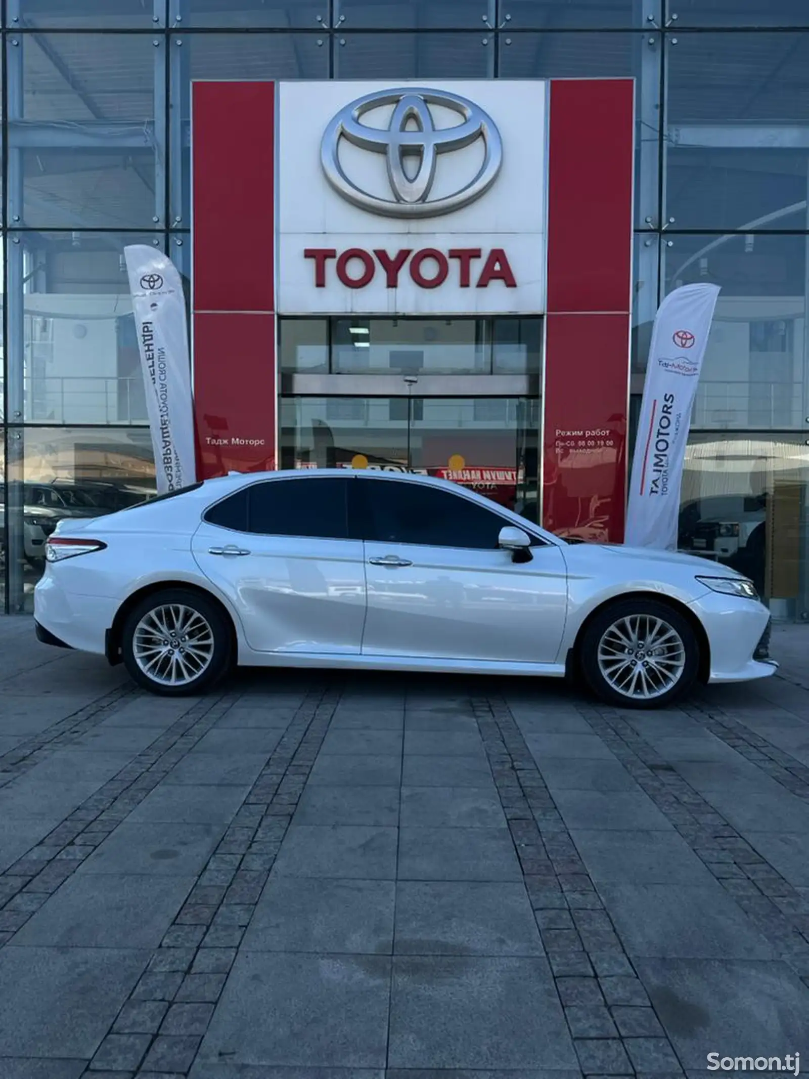 Toyota Camry, 2019-3