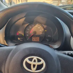 Toyota Vitz, 2012