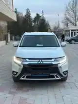 Mitsubishi Outlander, 2022-4