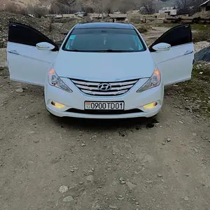 Hyundai Sonata, 2010