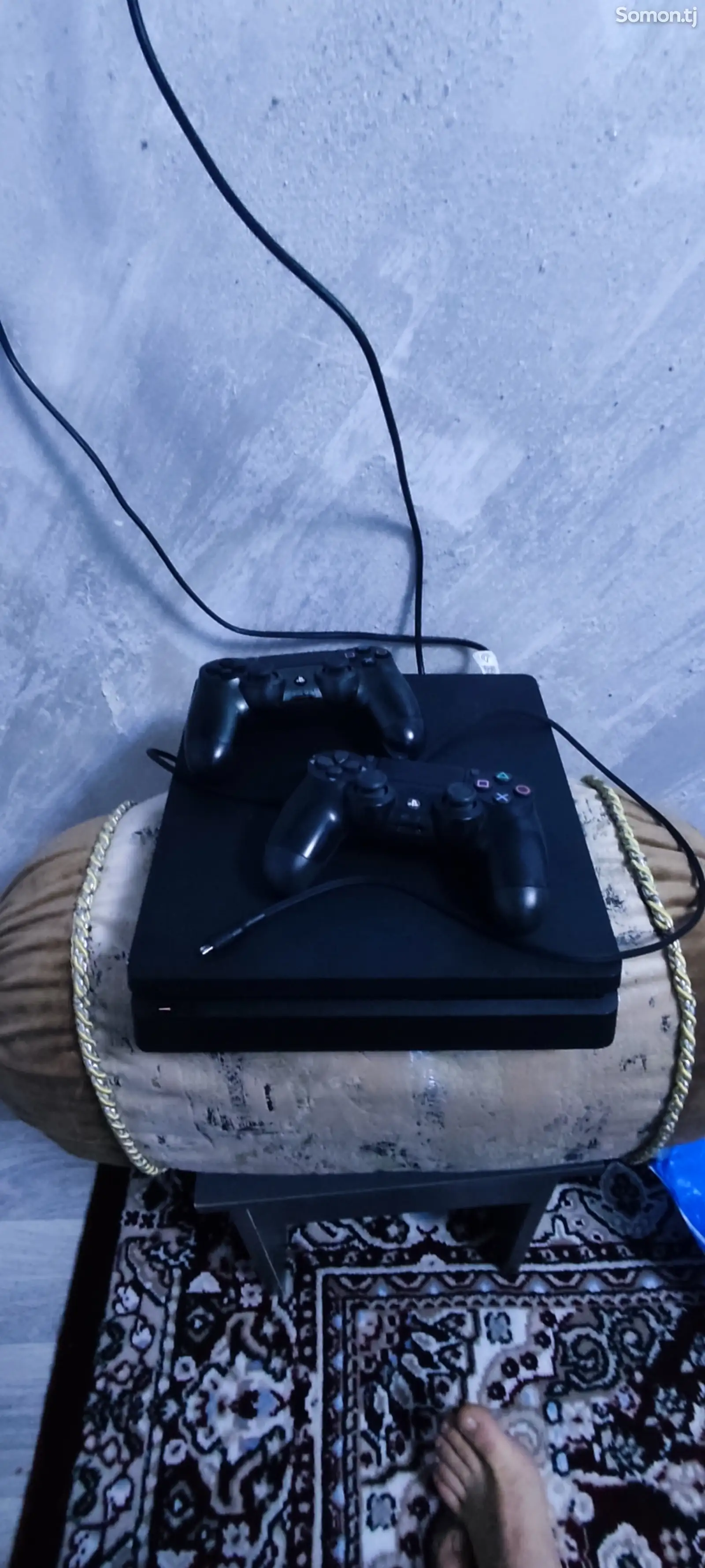 Игровая приставка ps 4 slim-1