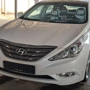 Hyundai Sonata, 2010