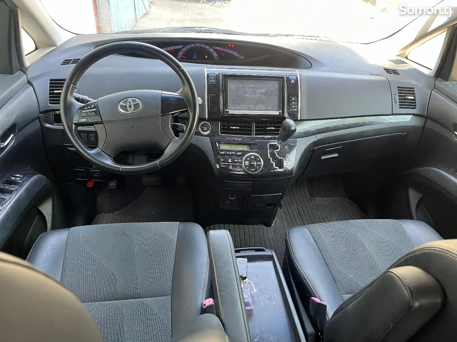 Toyota Estima, 2015-11