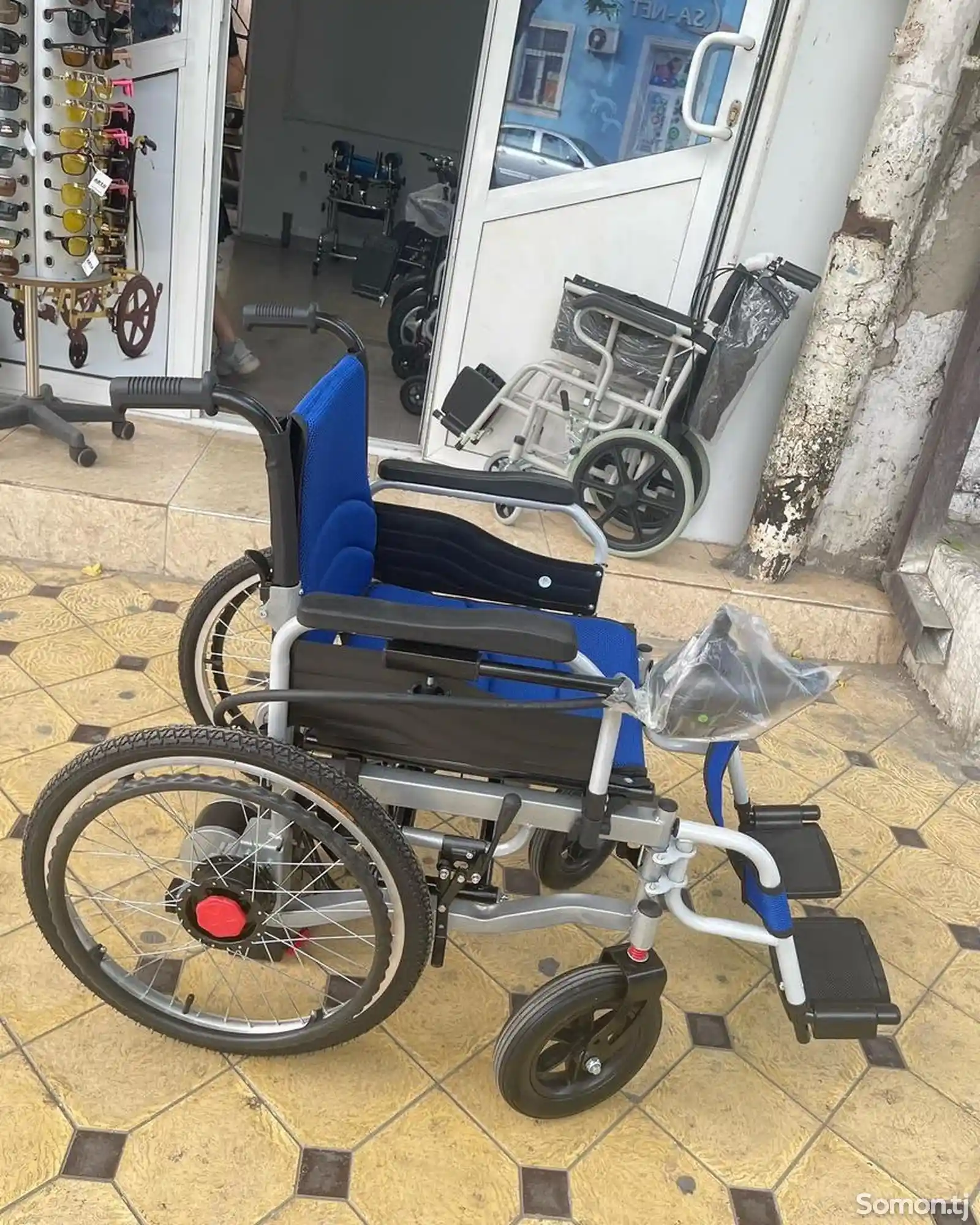 Электронная инвалидная коляска-4