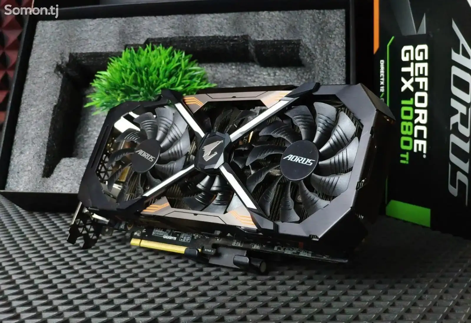 Видеокарта GTX 1080 TI 11GB Aorus Xtreme-1