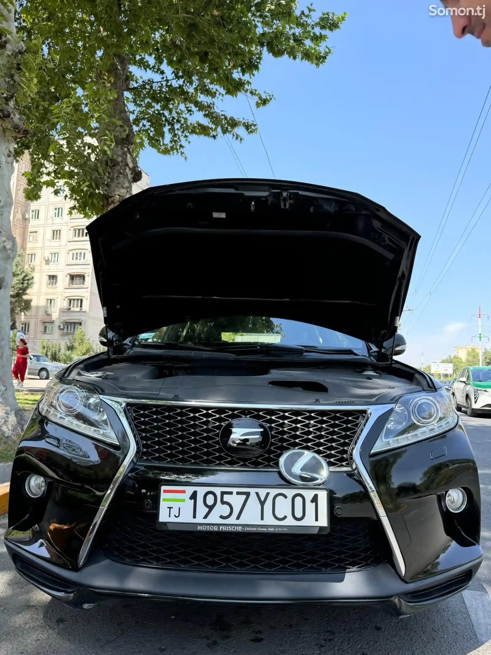 Передний знак Lexus F sport-2