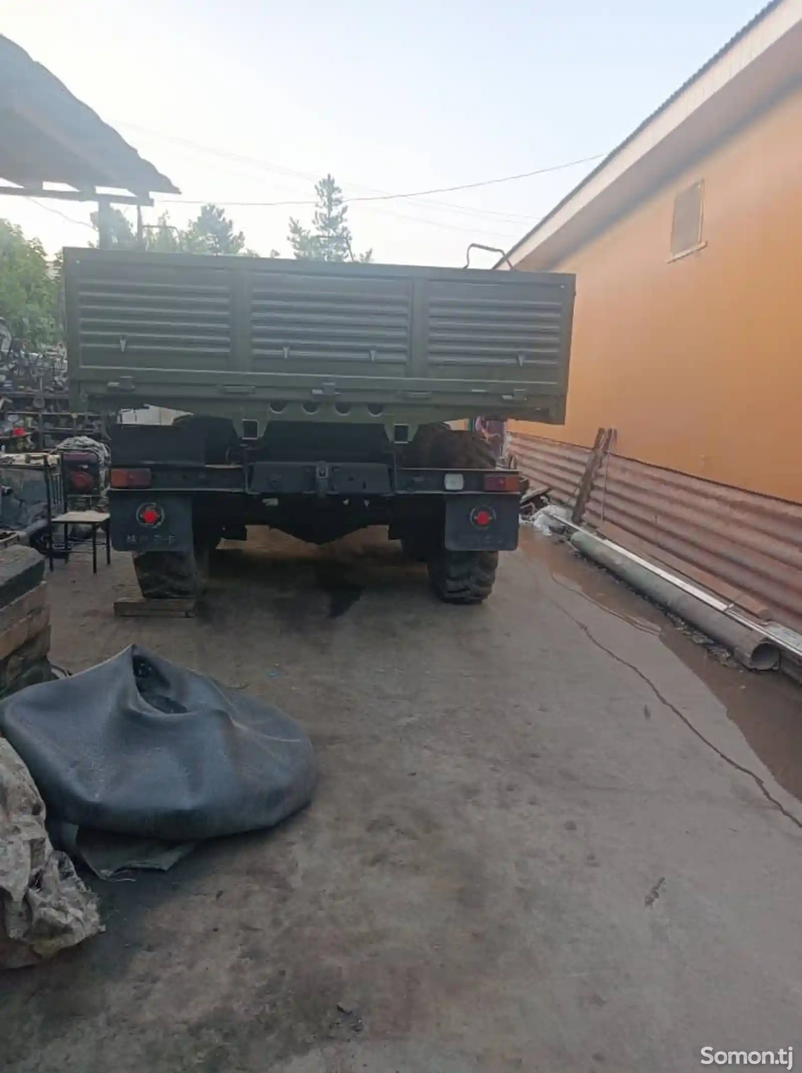 Бортовой грузовик Урал 4320-4