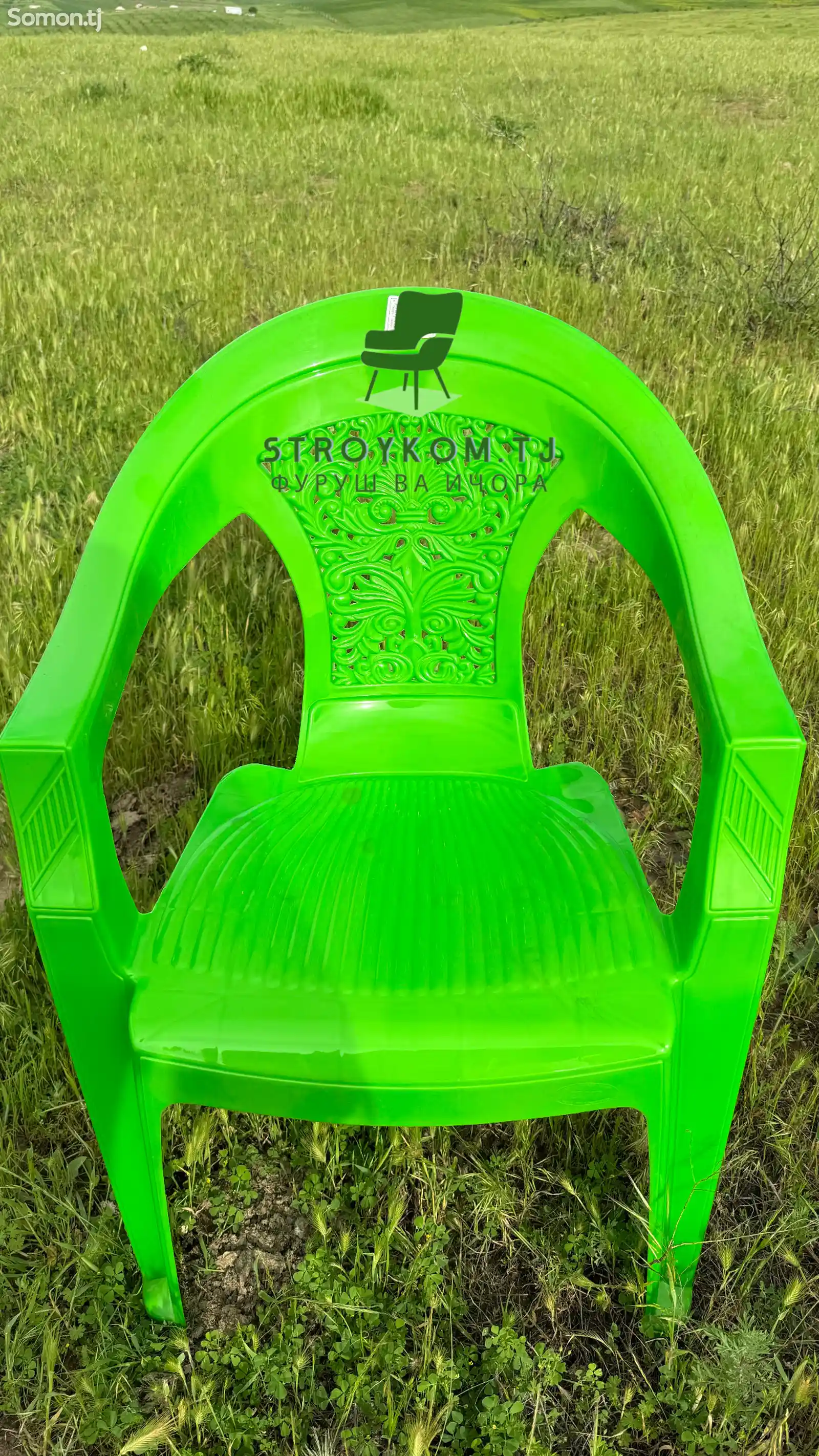 Пластиковый стул-1