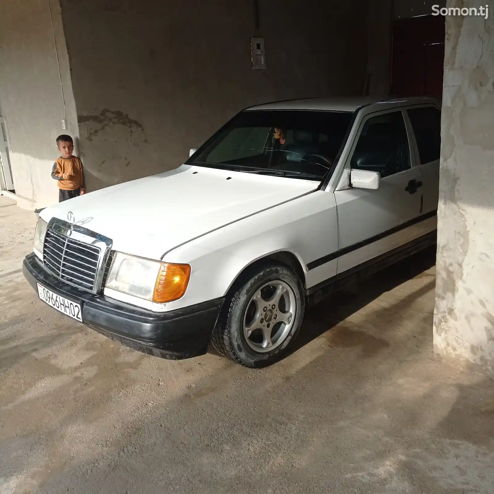 Mercedes-Benz W124, 1985-4