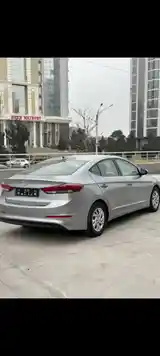 Hyundai Elantra, 2017-6