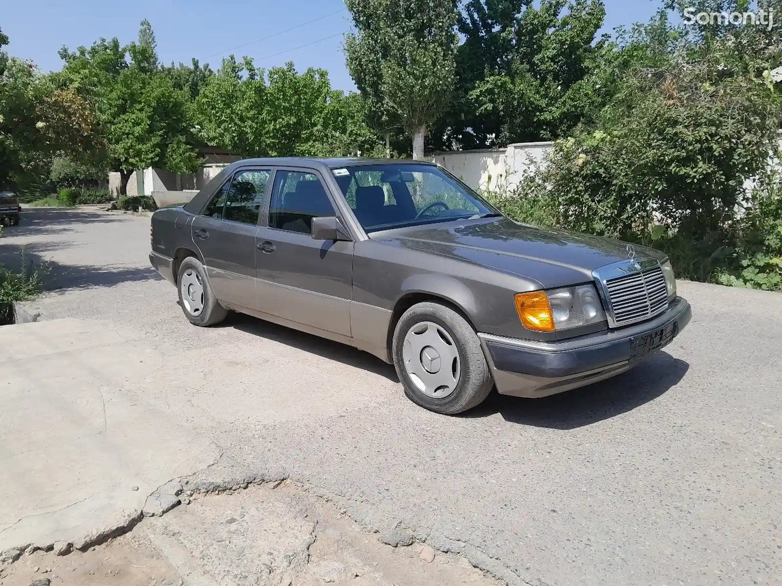 Mercedes-Benz W124, 1990-4