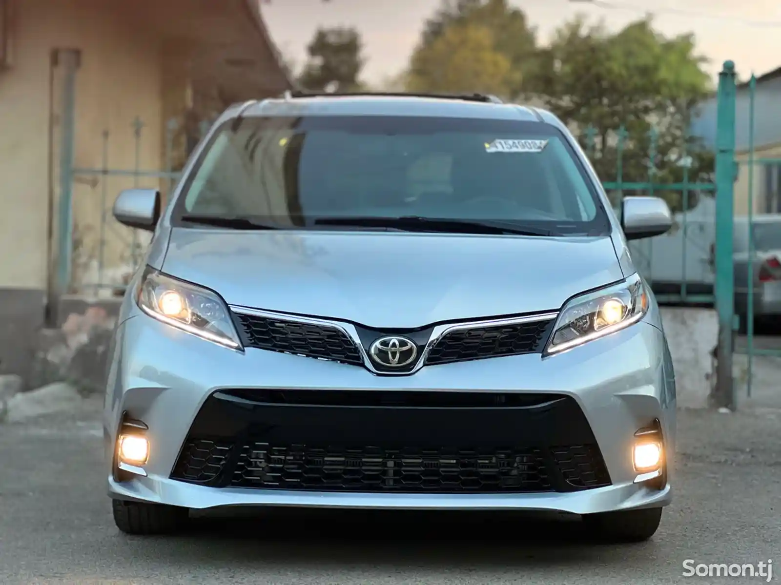 Toyota Sienna, 2016-15