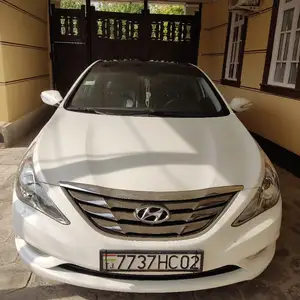 Hyundai Sonata, 2010